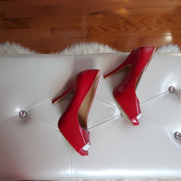 LIKE NEW: JOURNEY COLLECTION SEXY ON A BUDGET - Picture 2 of 4